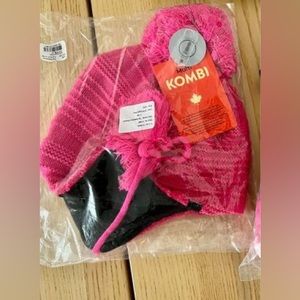 BRAND NEW KOMBI TOUQUE
SIZE SMALL (7-8) years old
